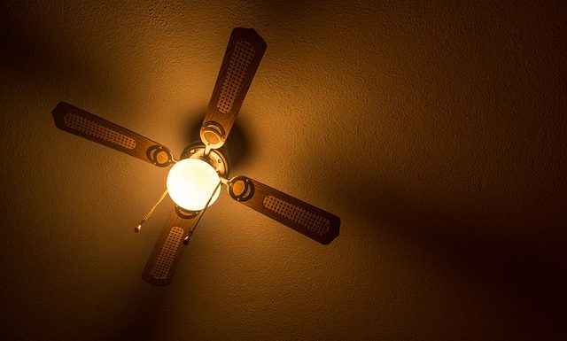 Does a fan use more electricity at high speed? The reason behind it
