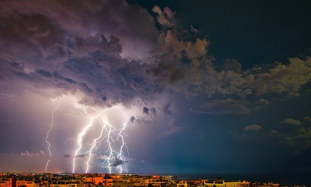 Lightning AC or DC? The Mystery of Lightning