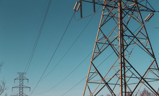 Why U type jumpers provided in an overhead transmission line?