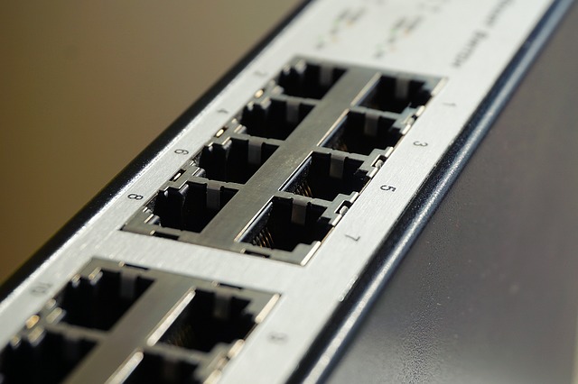 Network Switch vs Router vs Hub - A Network Switch