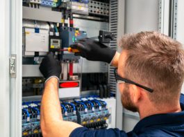 Do Electricians need indemnity insurance