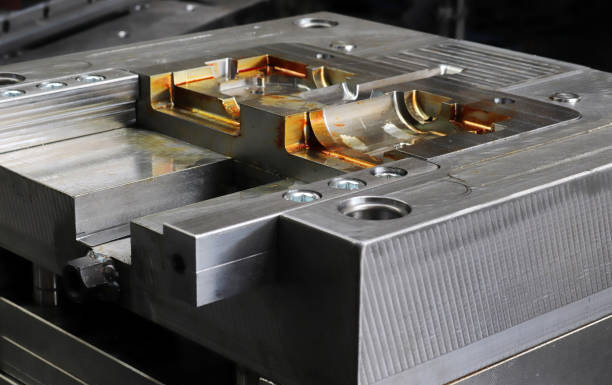 Guide to Selecting the Right Mold Materials for Injection Molding
